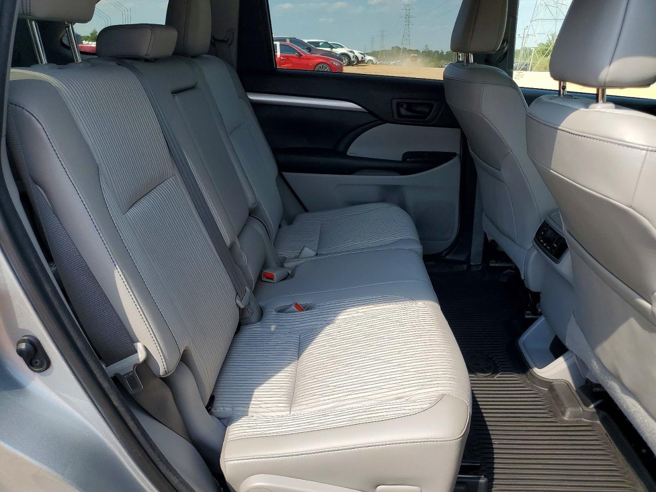 2018 TOYOTA HIGHLANDER
