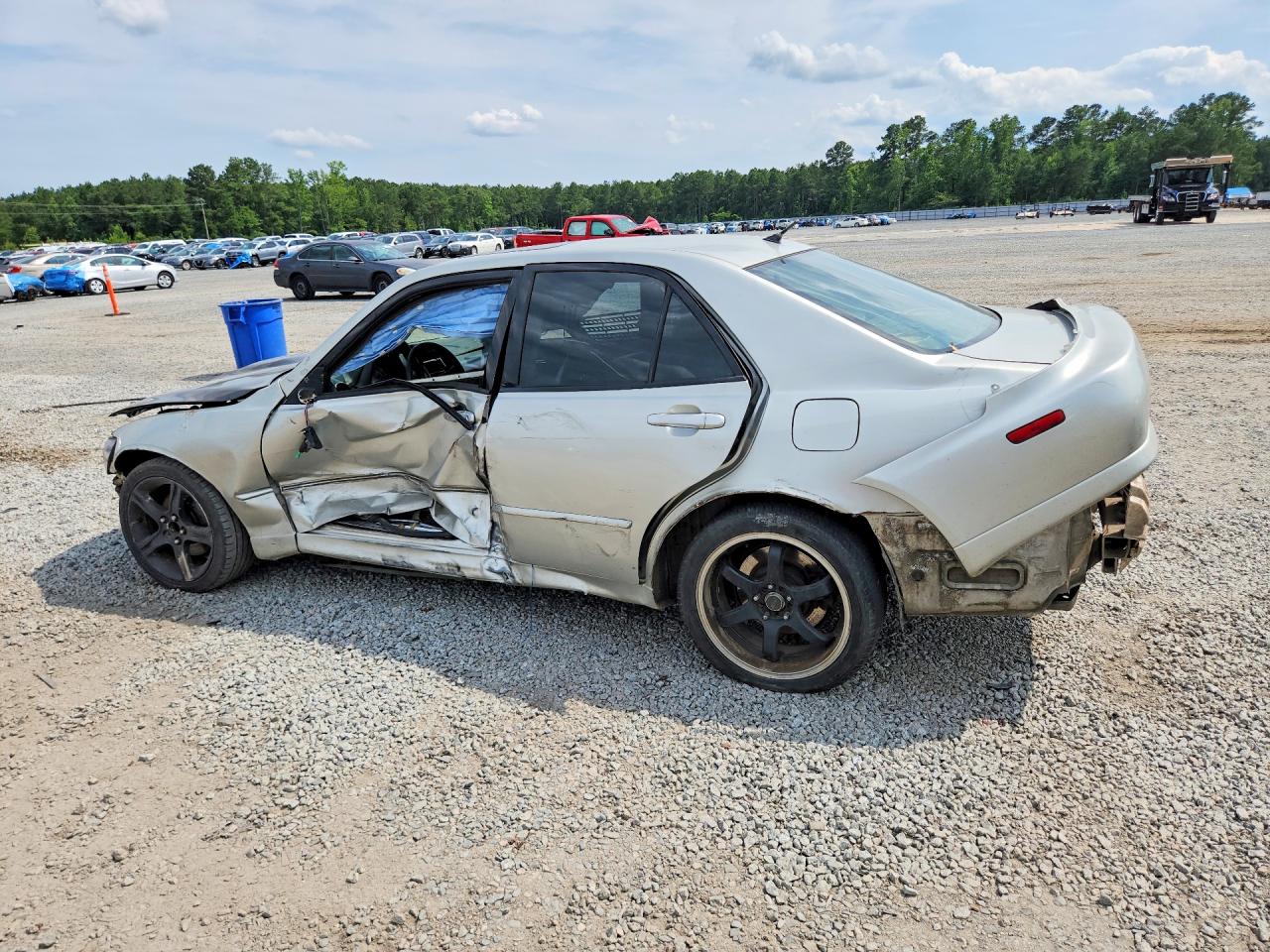 2004 LEXUS IS