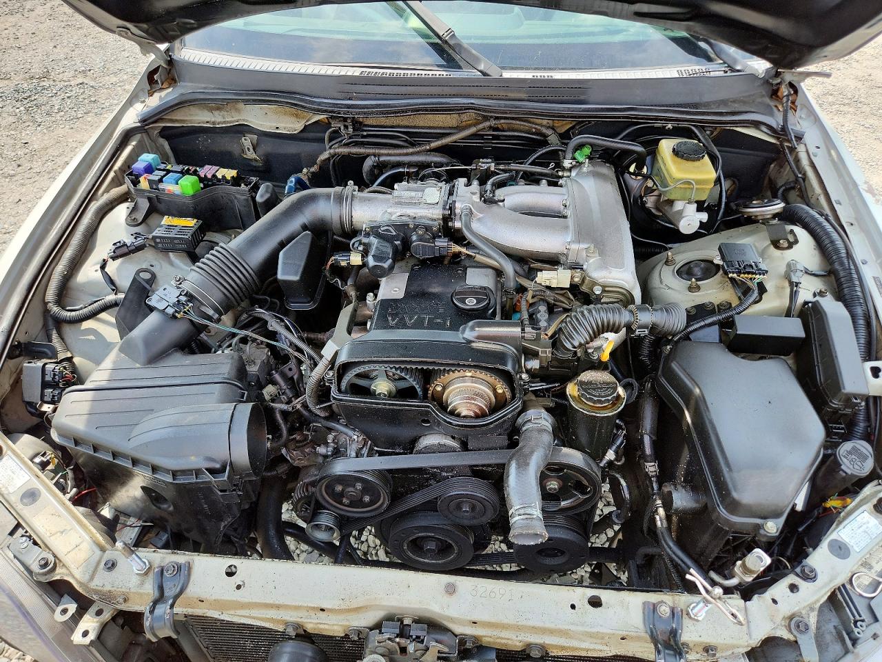 2004 LEXUS IS
