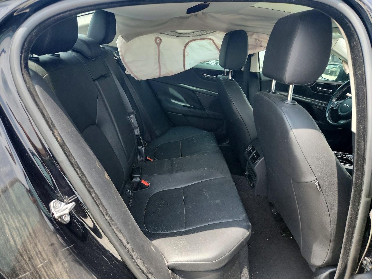 2018 JAGUAR XE