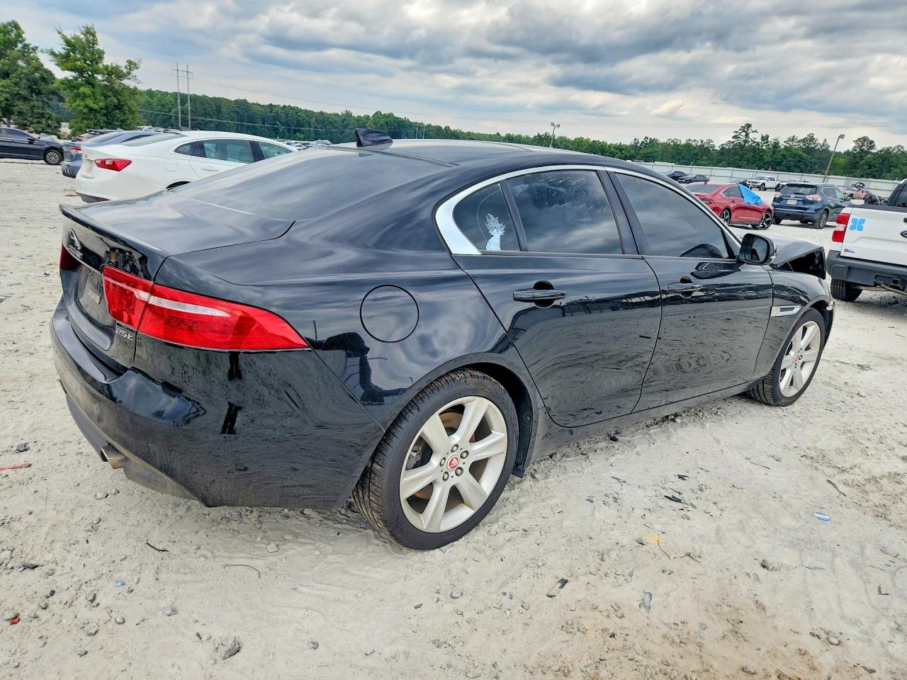 2017 JAGUAR XE