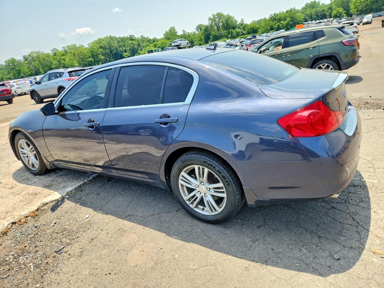 2011 INFINITI G37