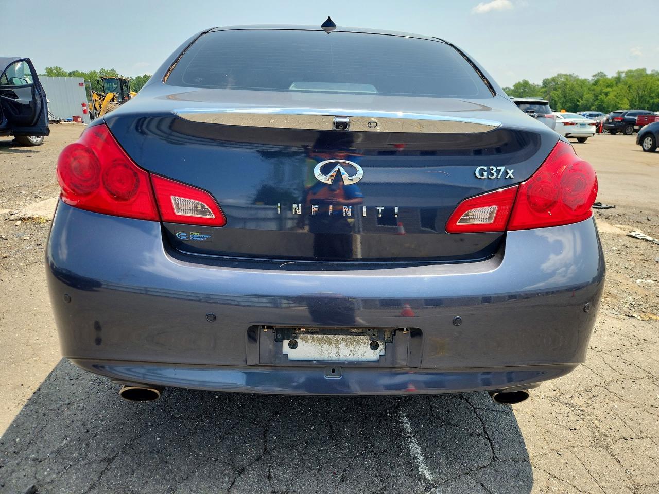2011 INFINITI G37