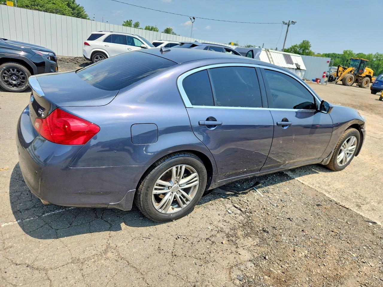 2011 INFINITI G37