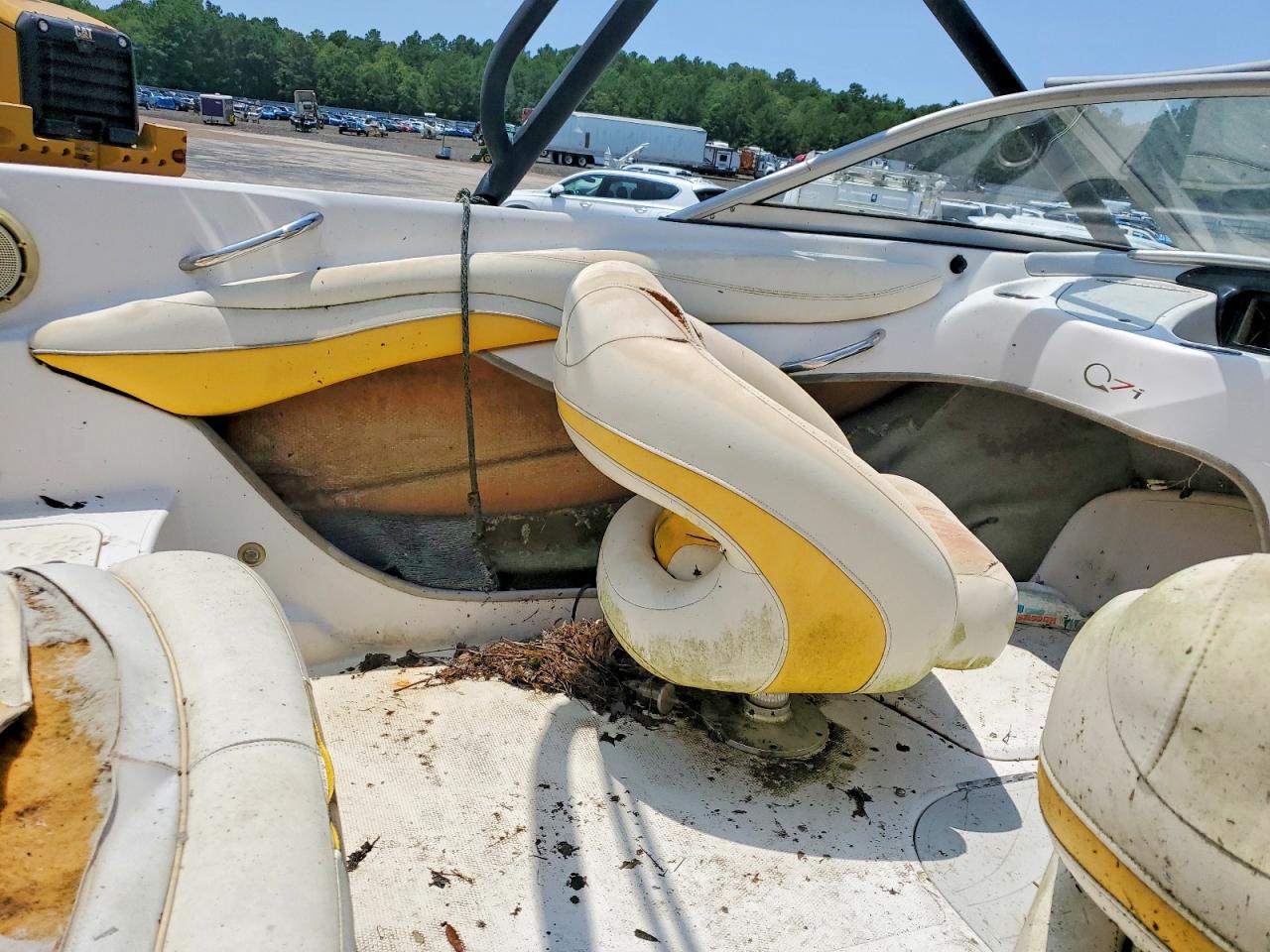 2010 TAHOE Boat