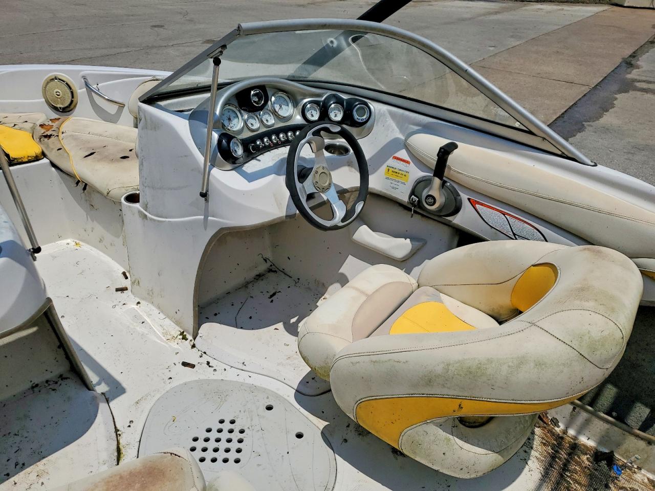2010 TAHOE Boat