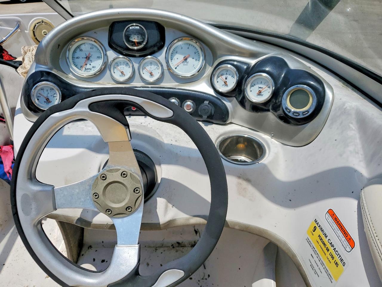 2010 TAHOE Boat
