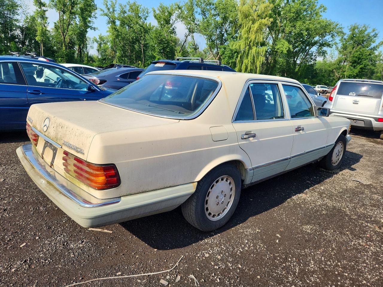 1984 MERCEDES-BENZ S-CLASS