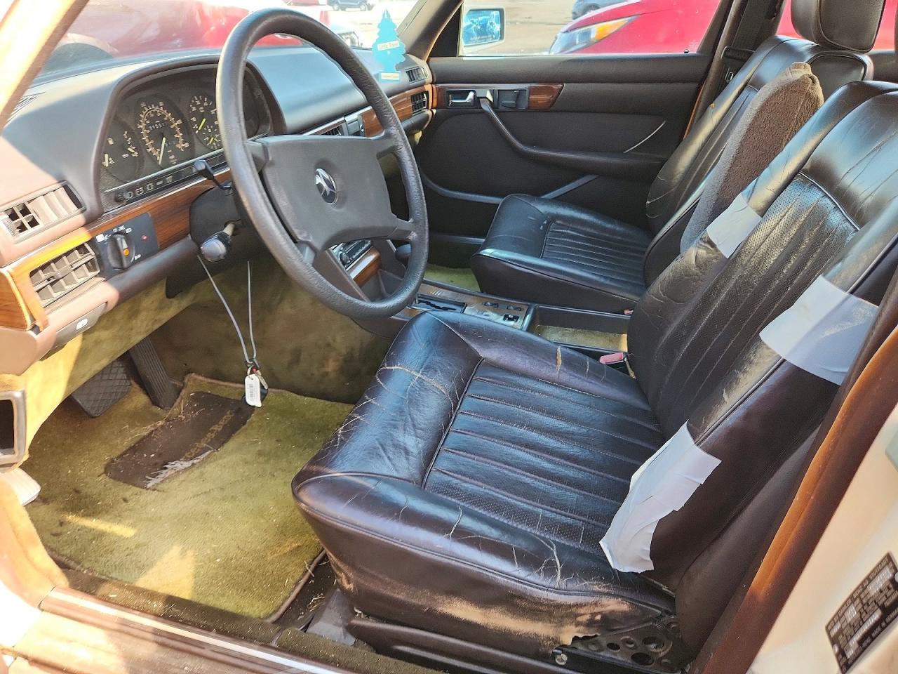 1984 MERCEDES-BENZ S-CLASS