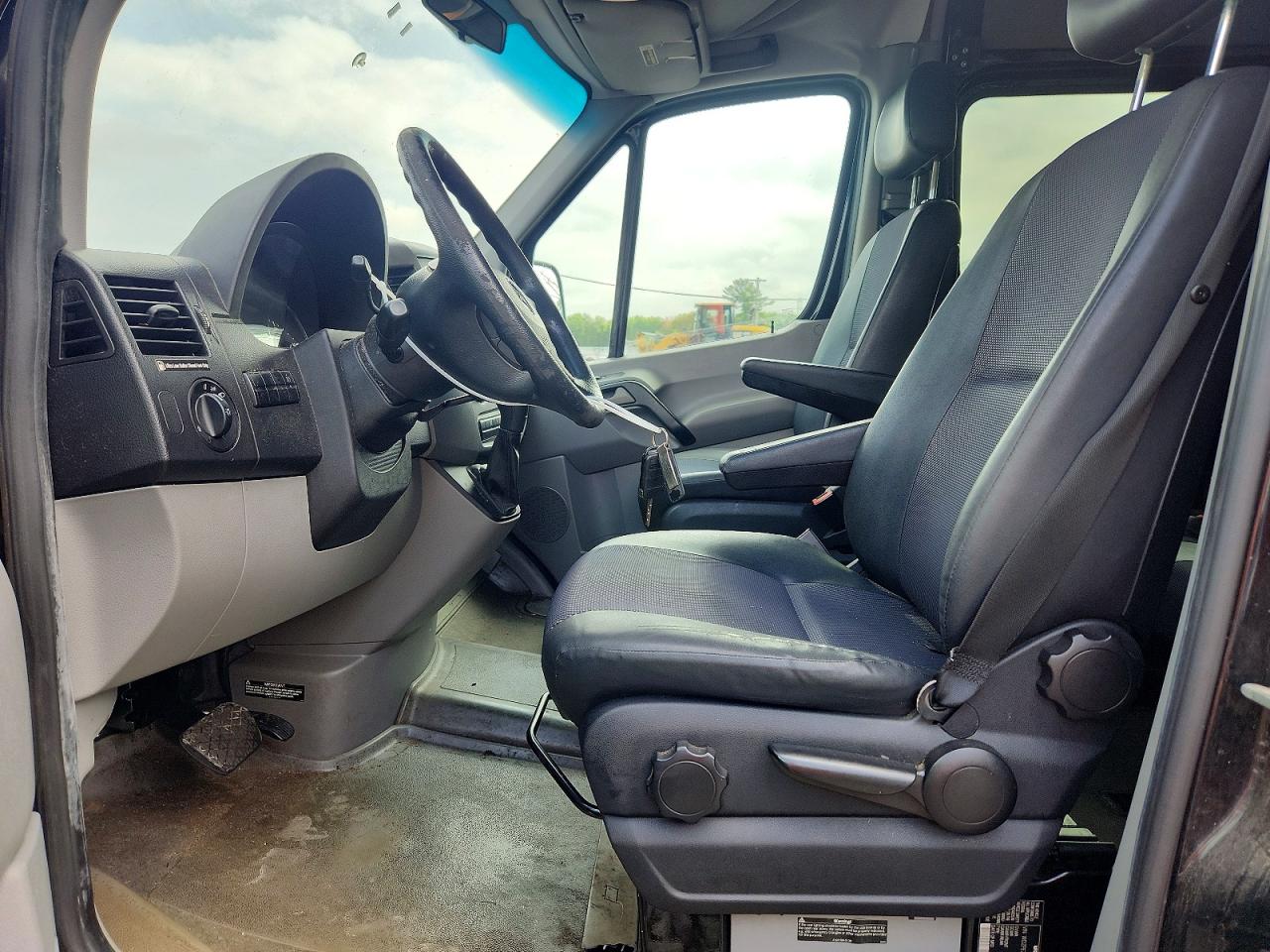 2010 MERCEDES-BENZ SPRINTER