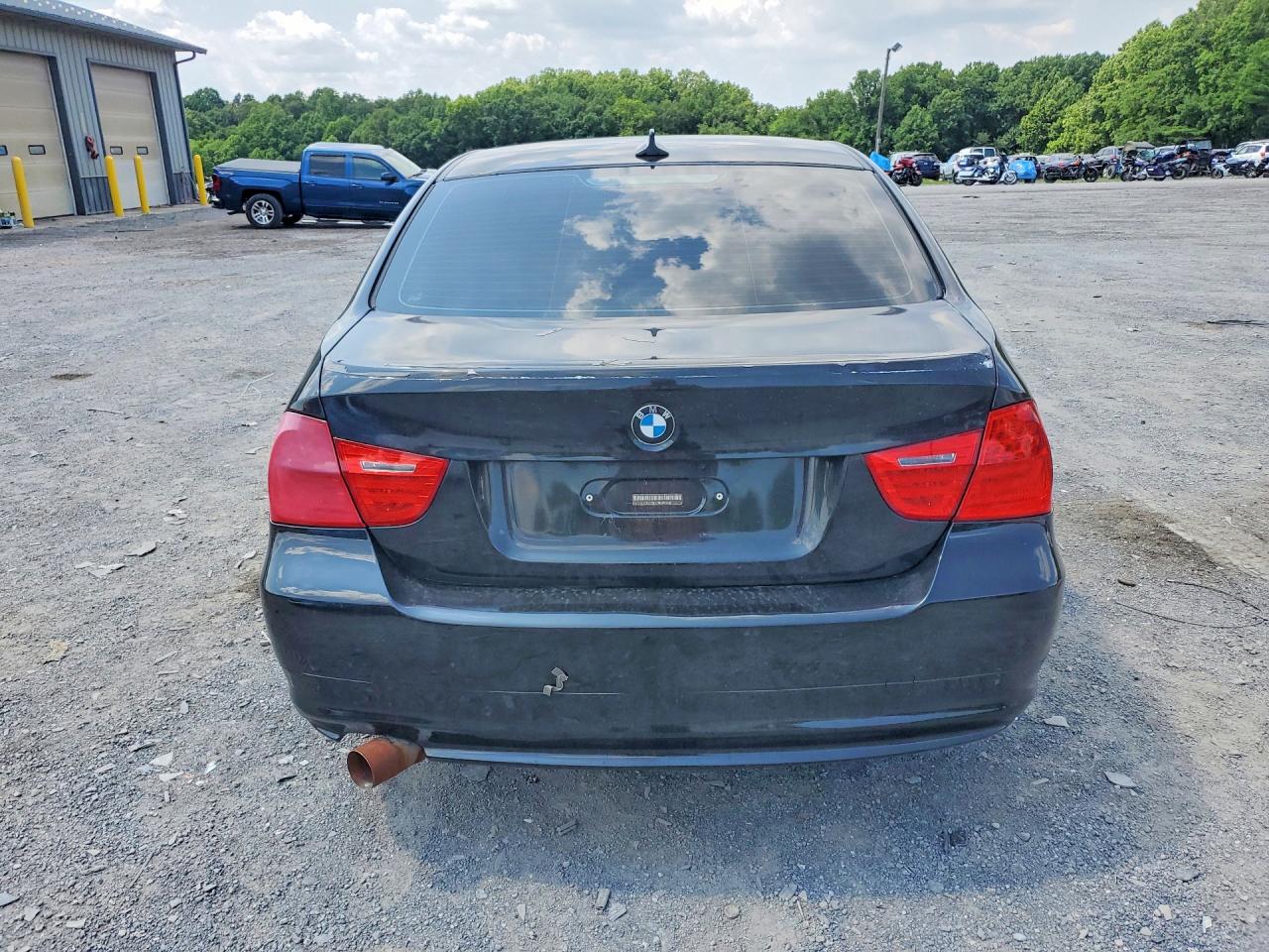 2011 BMW 3 SERIES