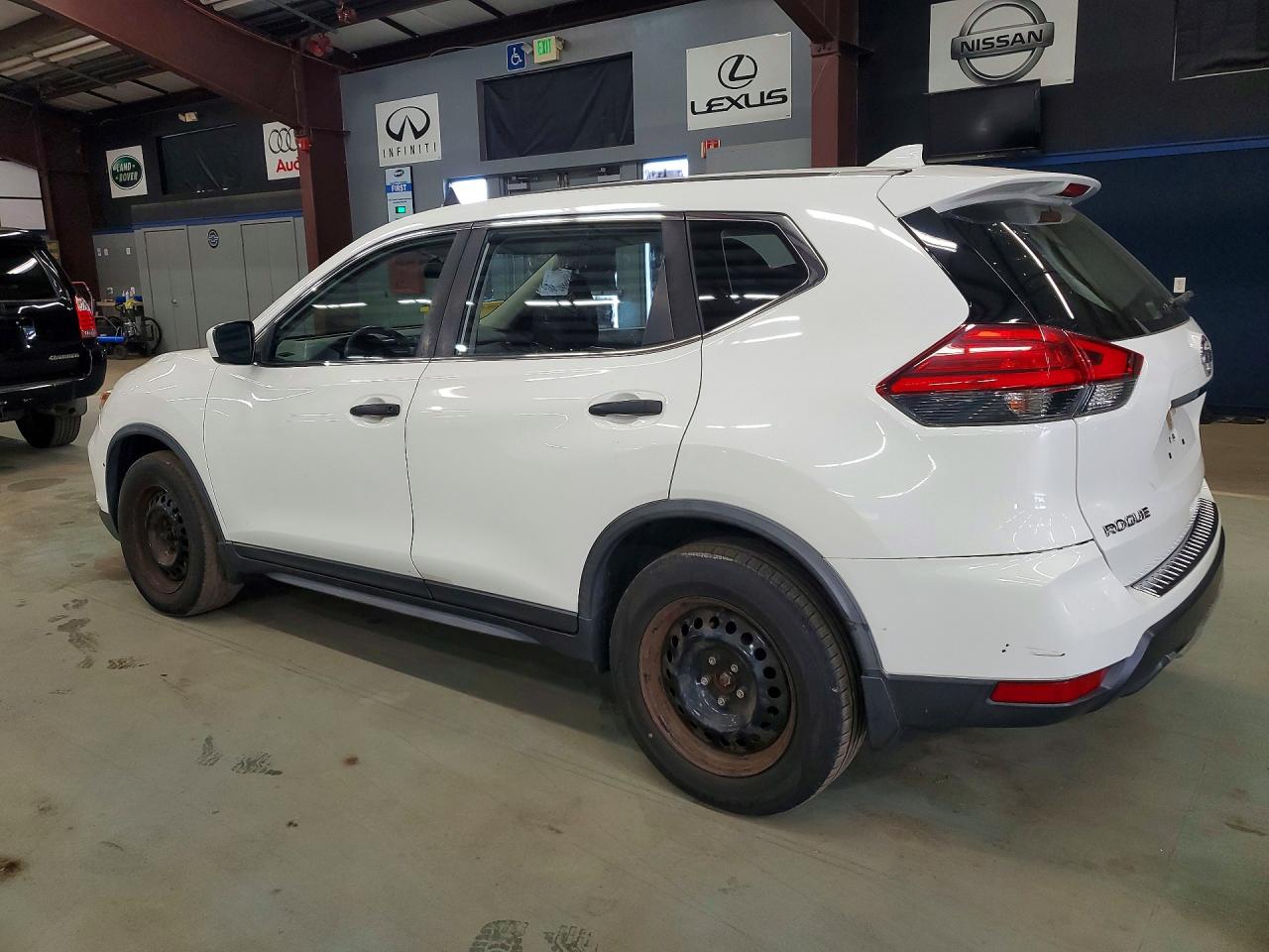 2017 NISSAN ROGUE