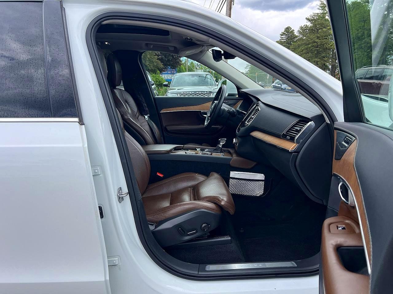 2019 VOLVO XC90