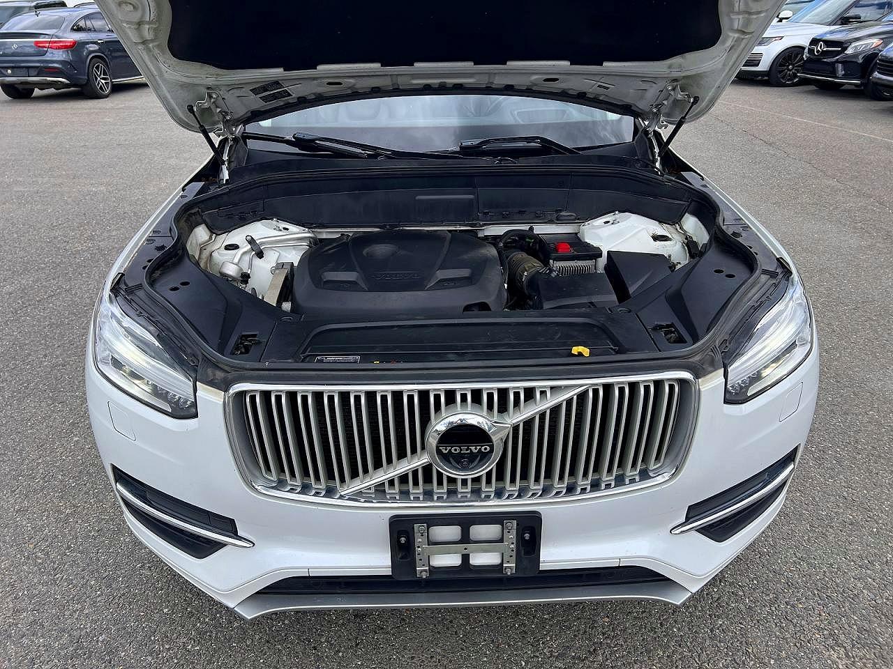 2019 VOLVO XC90