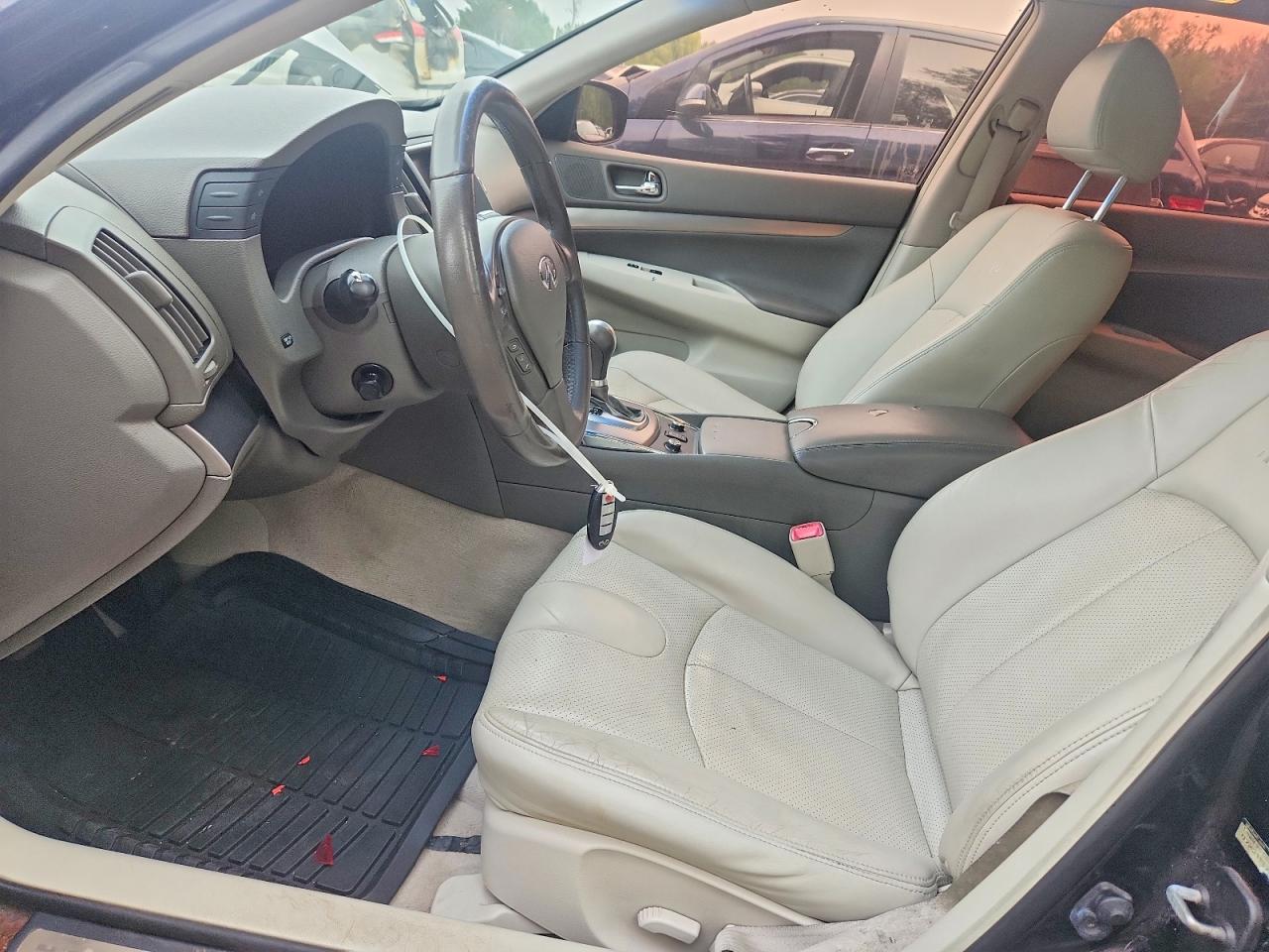 2011 INFINITI G37