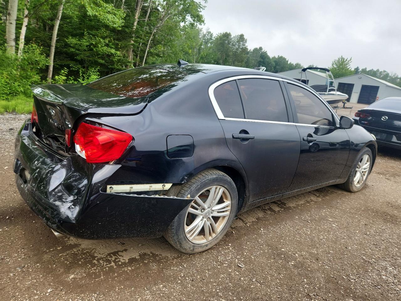 2011 INFINITI G37