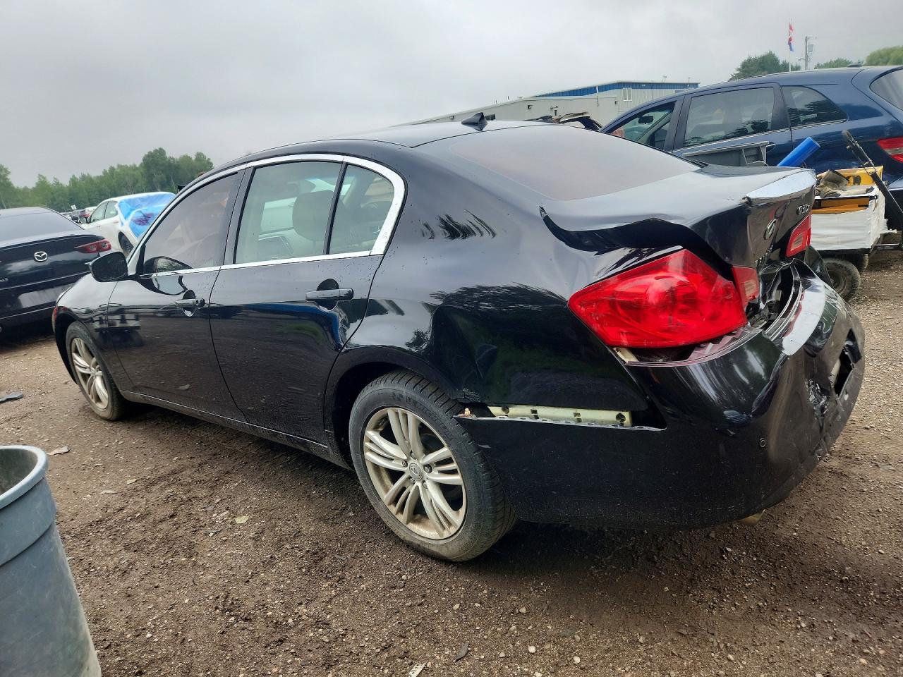 2011 INFINITI G37