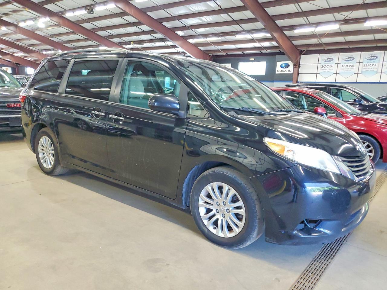 2017 TOYOTA SIENNA