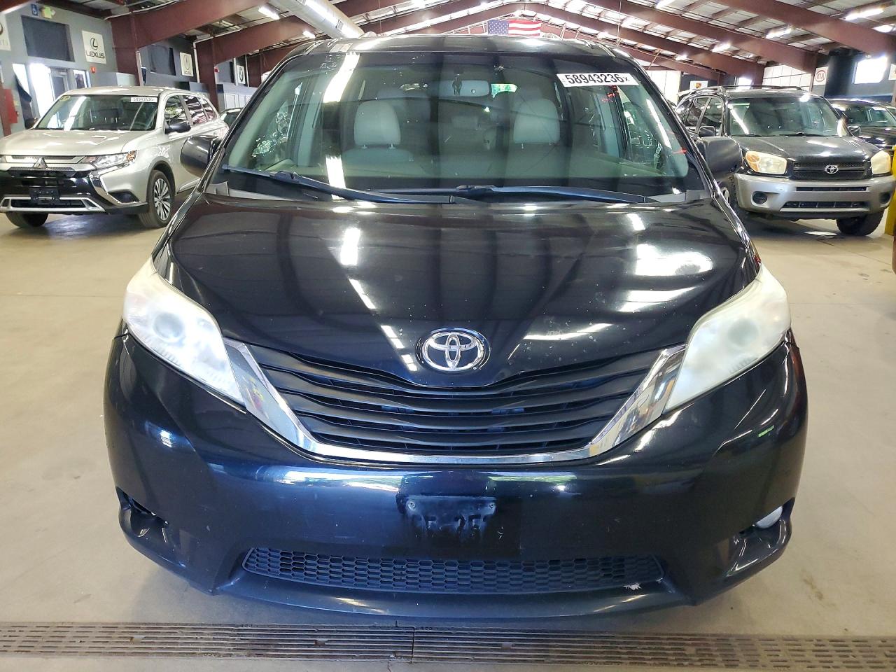 2017 TOYOTA SIENNA