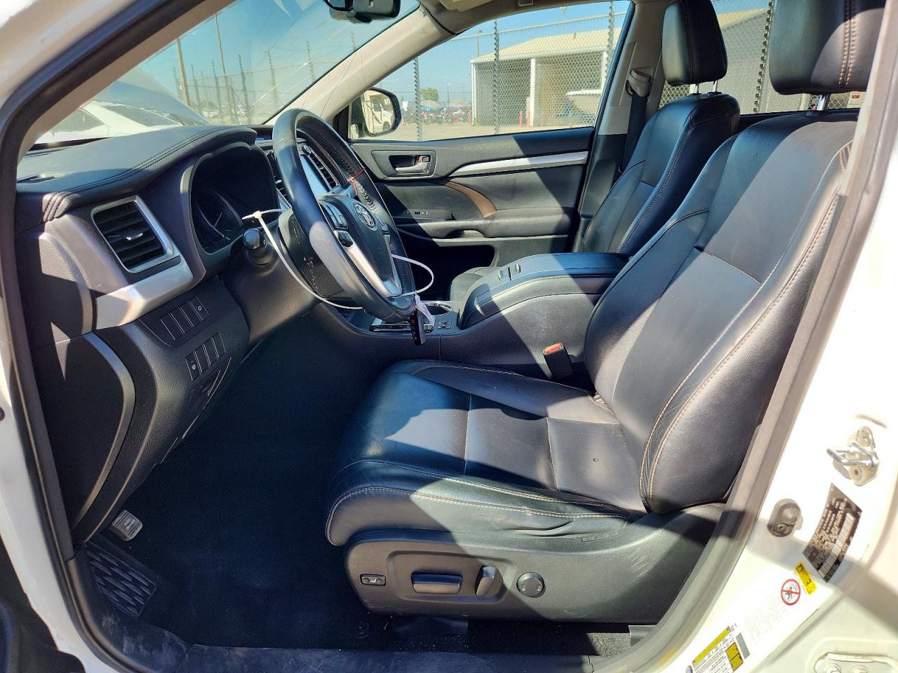2016 TOYOTA HIGHLANDER