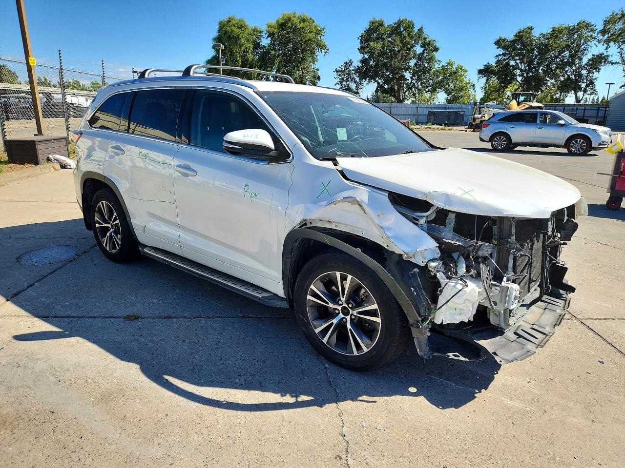 2016 TOYOTA HIGHLANDER