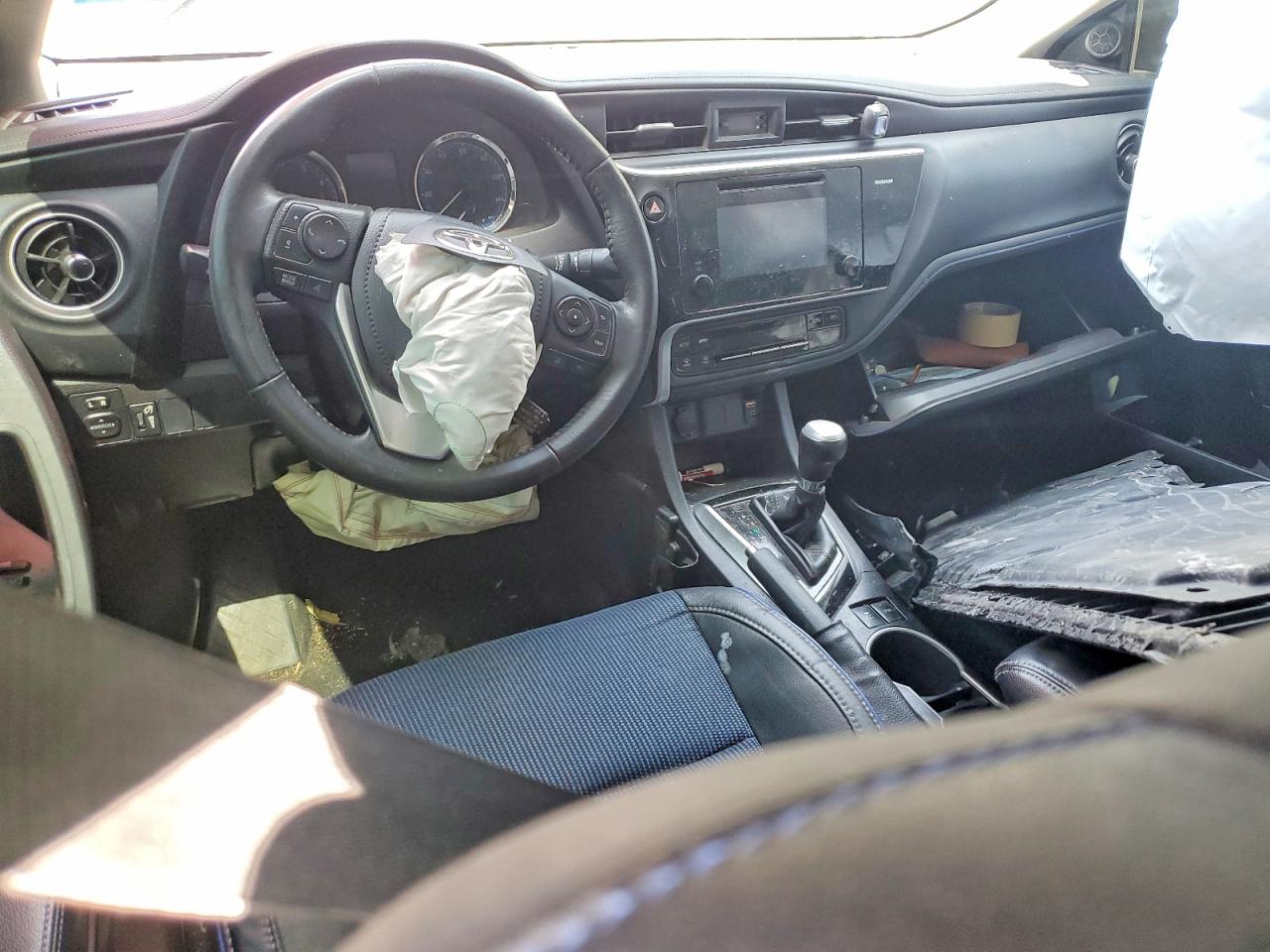 2017 TOYOTA COROLLA