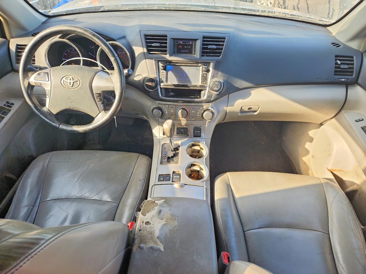 2013 TOYOTA HIGHLANDER