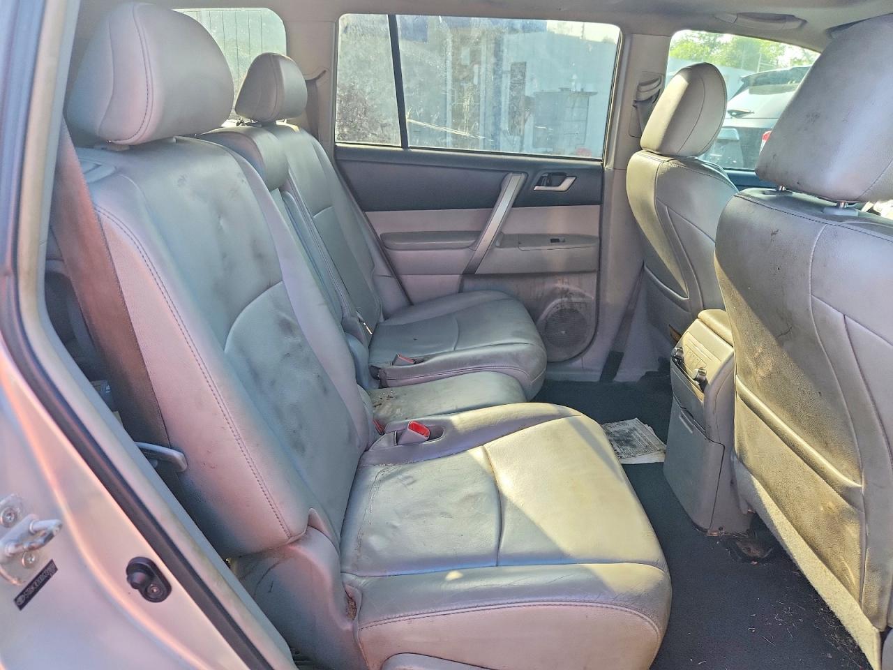 2013 TOYOTA HIGHLANDER