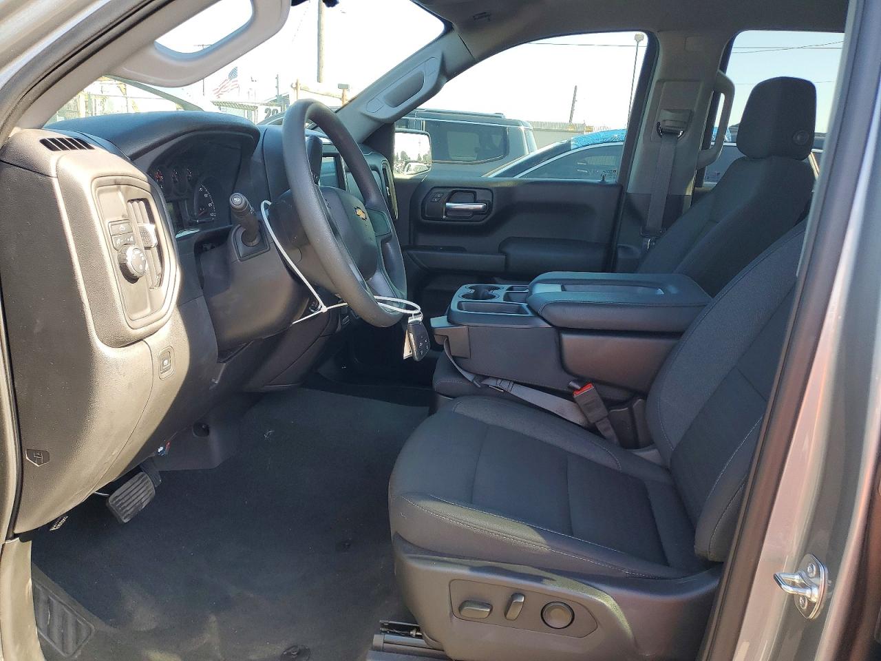 2025 CHEVROLET SILVERADO