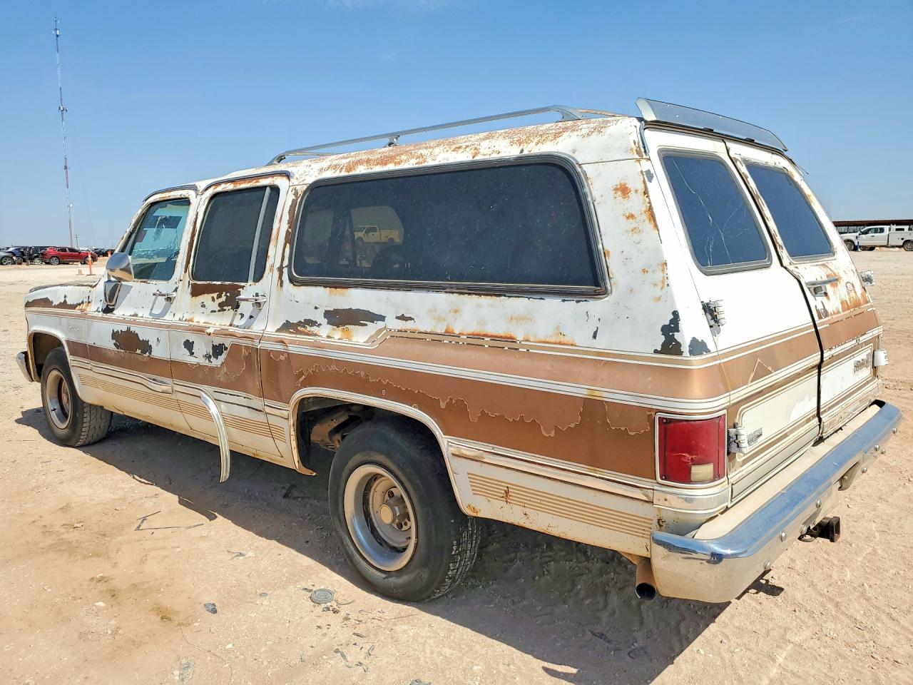 1988 CHEVROLET SUBURBAN