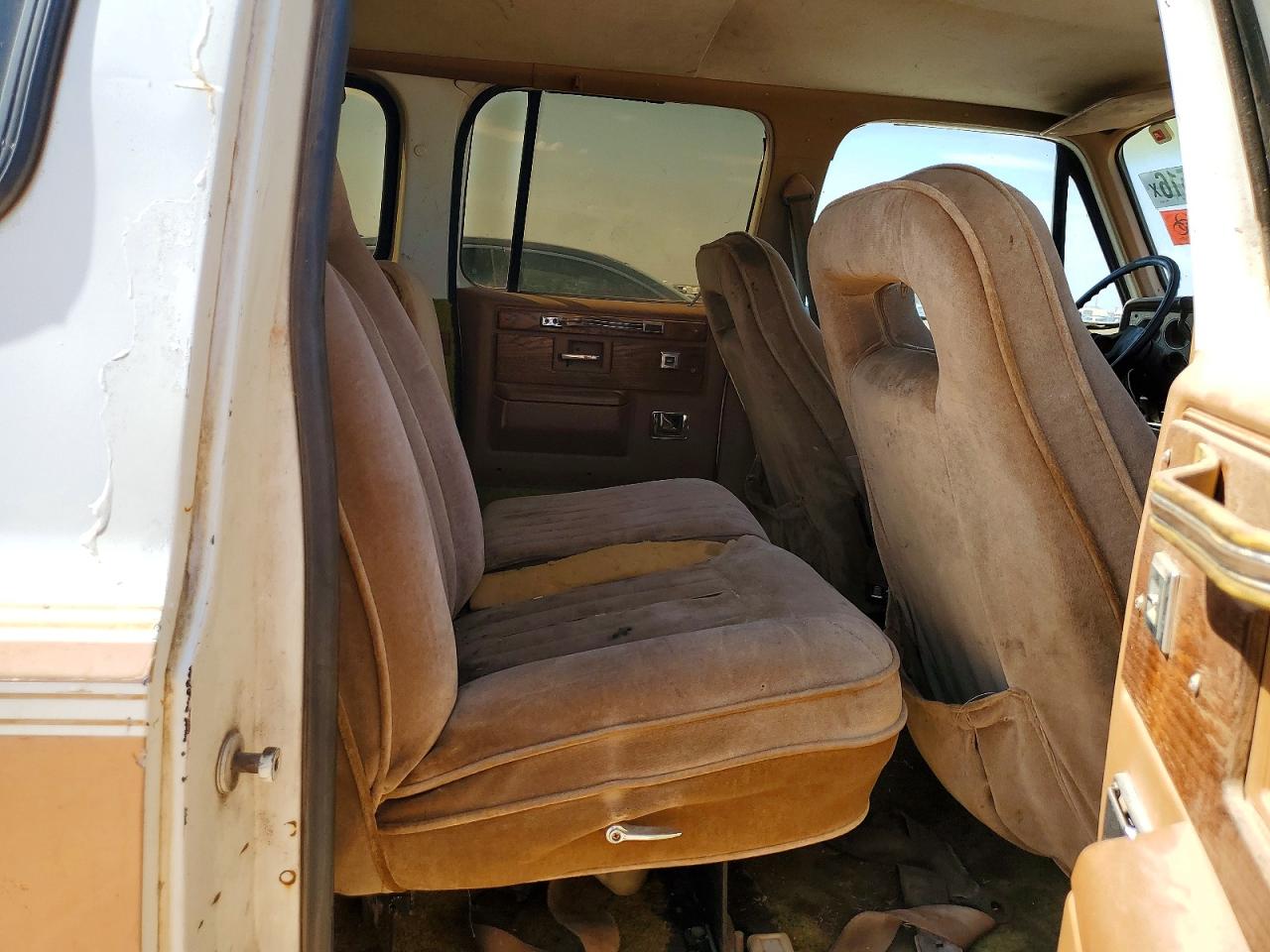 1988 CHEVROLET SUBURBAN