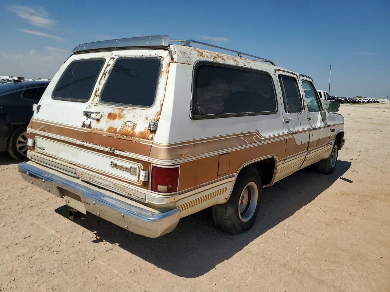 1988 CHEVROLET SUBURBAN