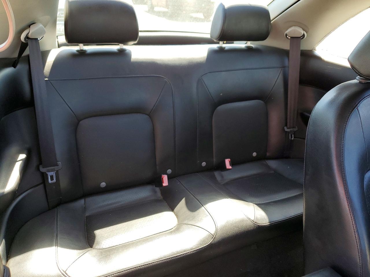 2010 VOLKSWAGEN BEETLE