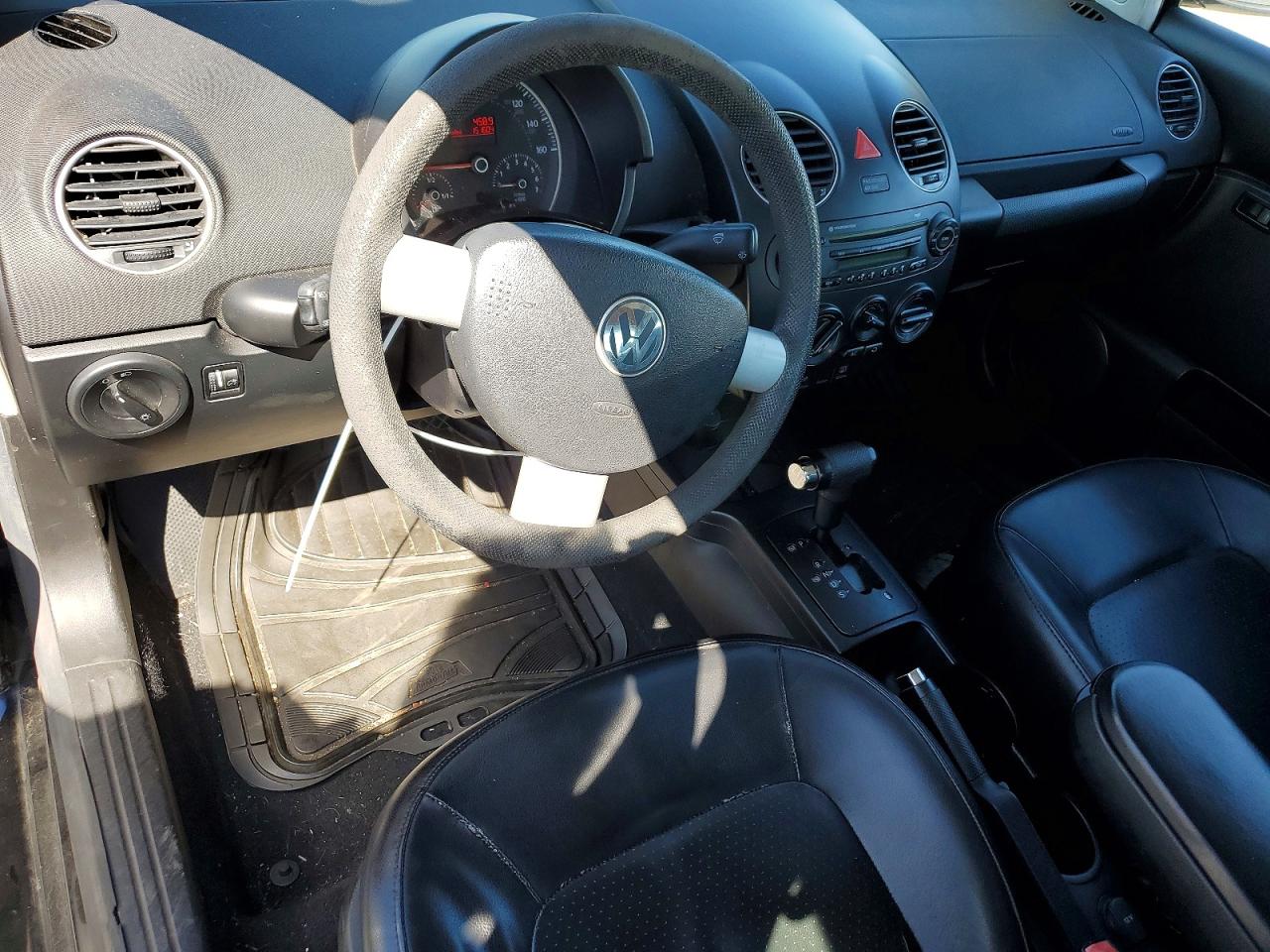 2010 VOLKSWAGEN BEETLE
