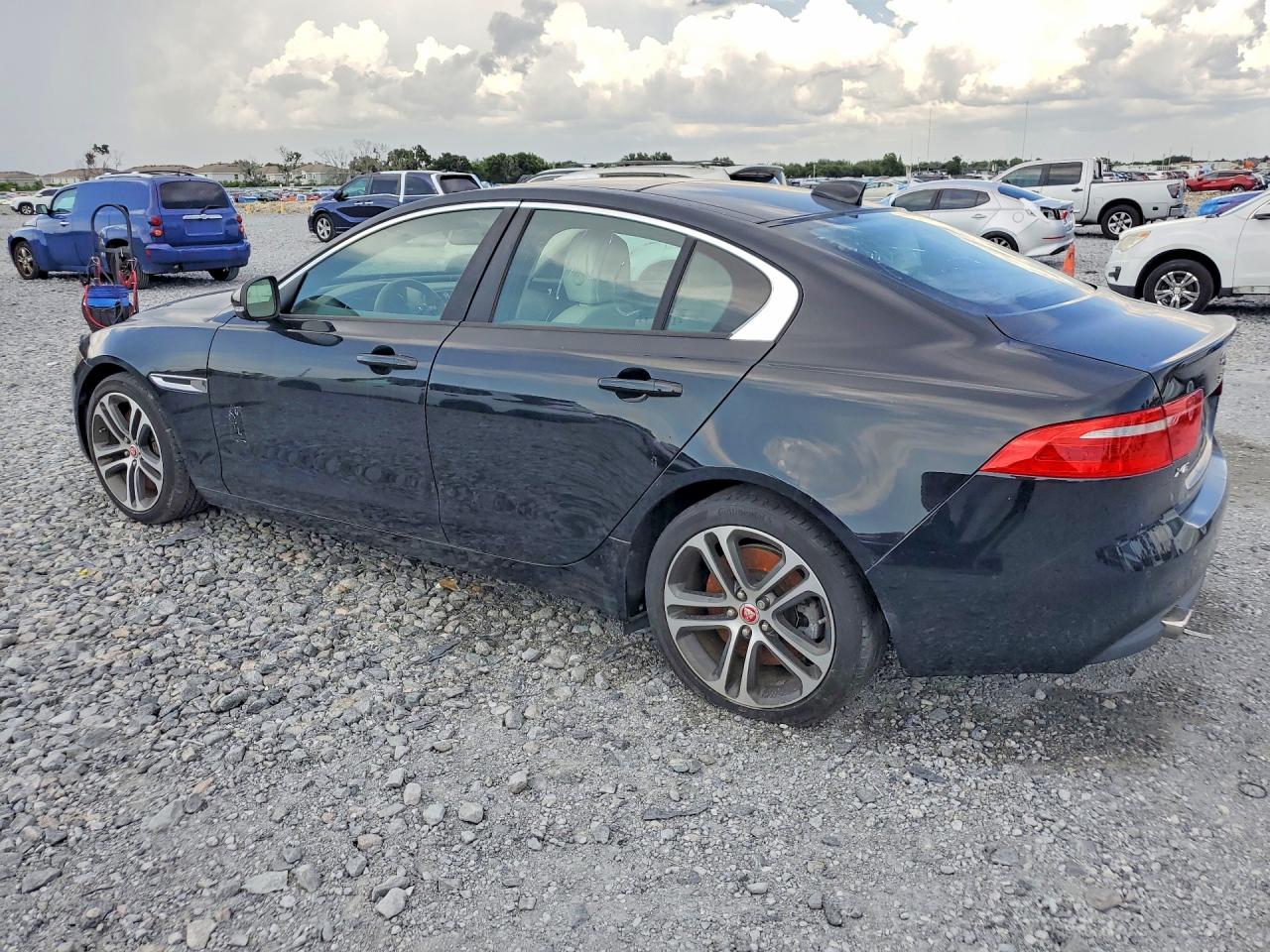 2018 JAGUAR XE