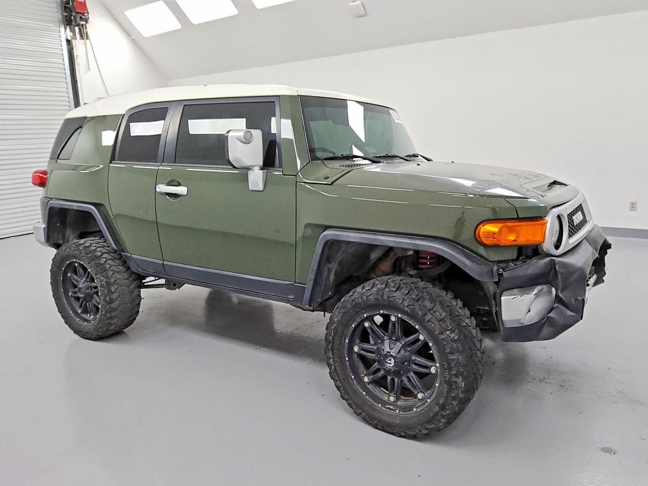 2010 TOYOTA FJ CRUISER