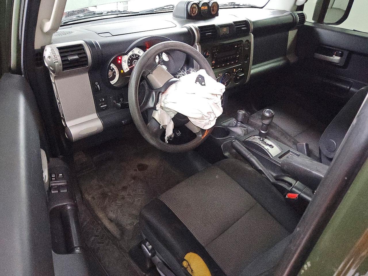 2010 TOYOTA FJ CRUISER