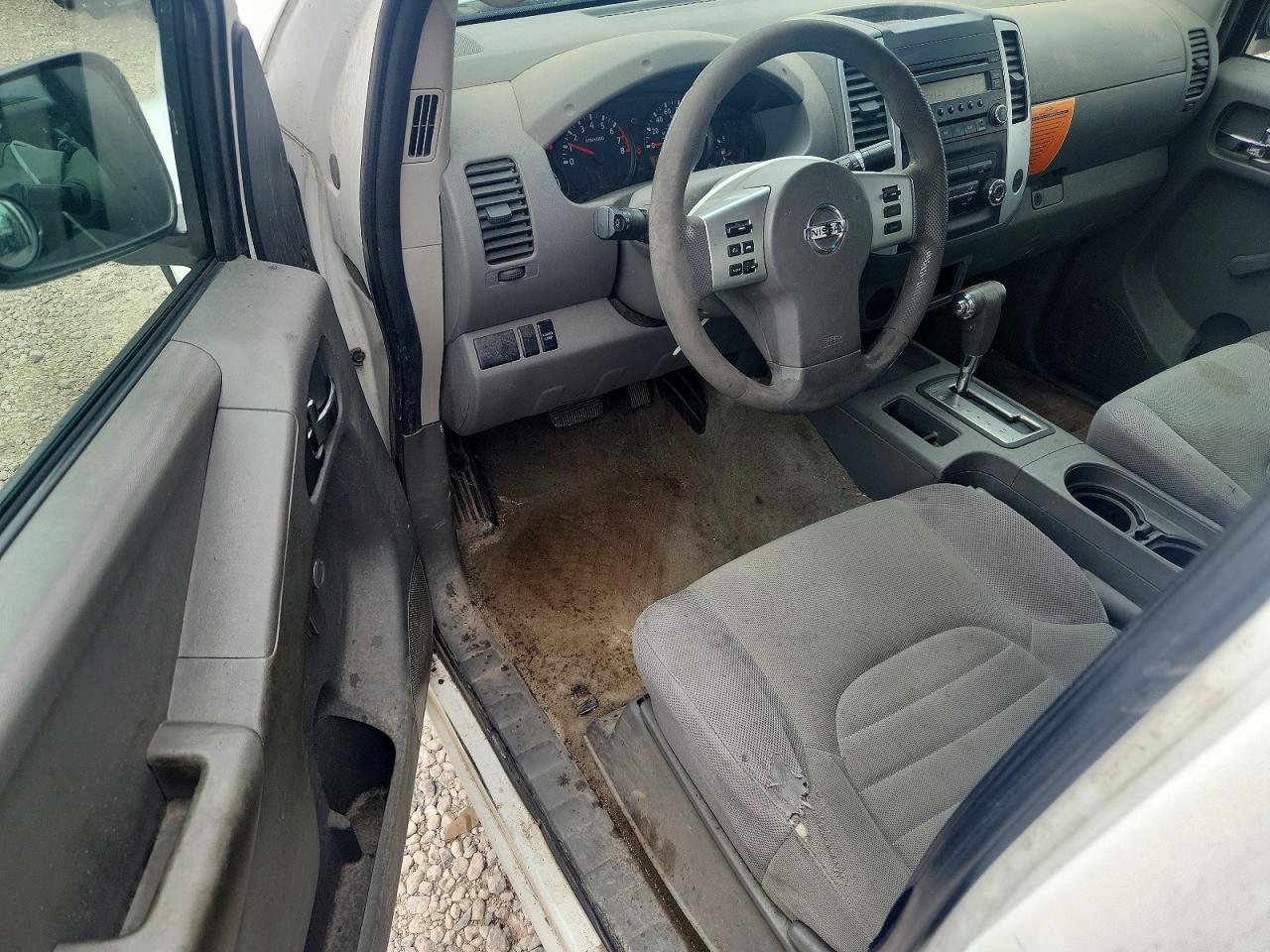 2015 NISSAN FRONTIER