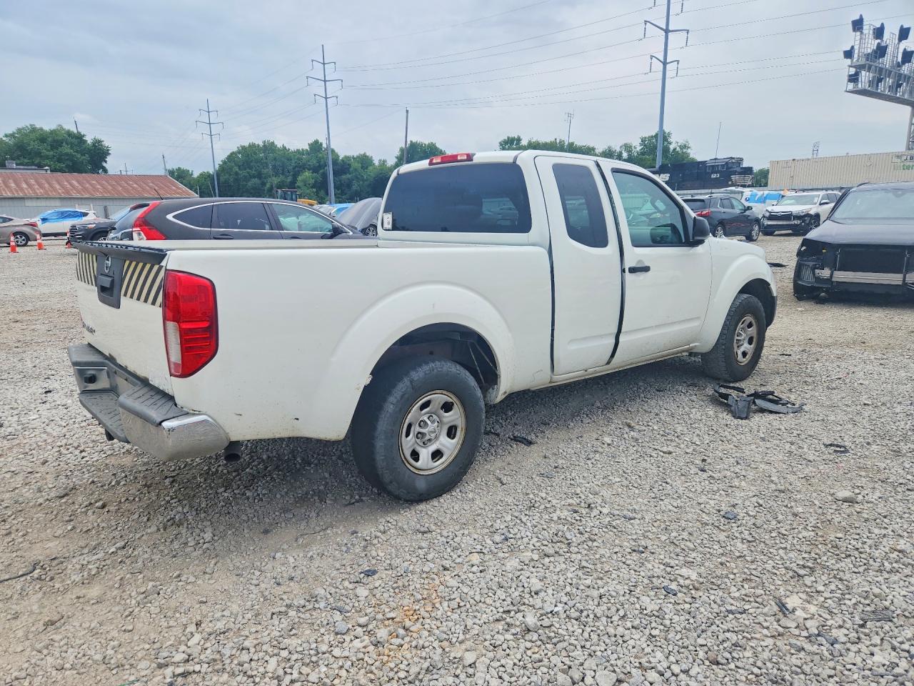 2015 NISSAN FRONTIER