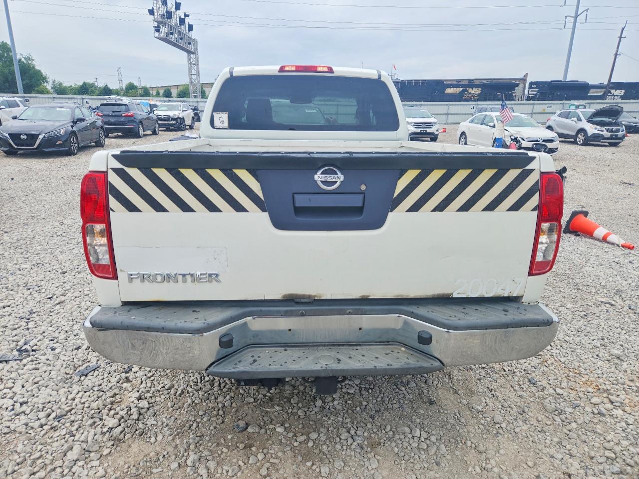 2015 NISSAN FRONTIER
