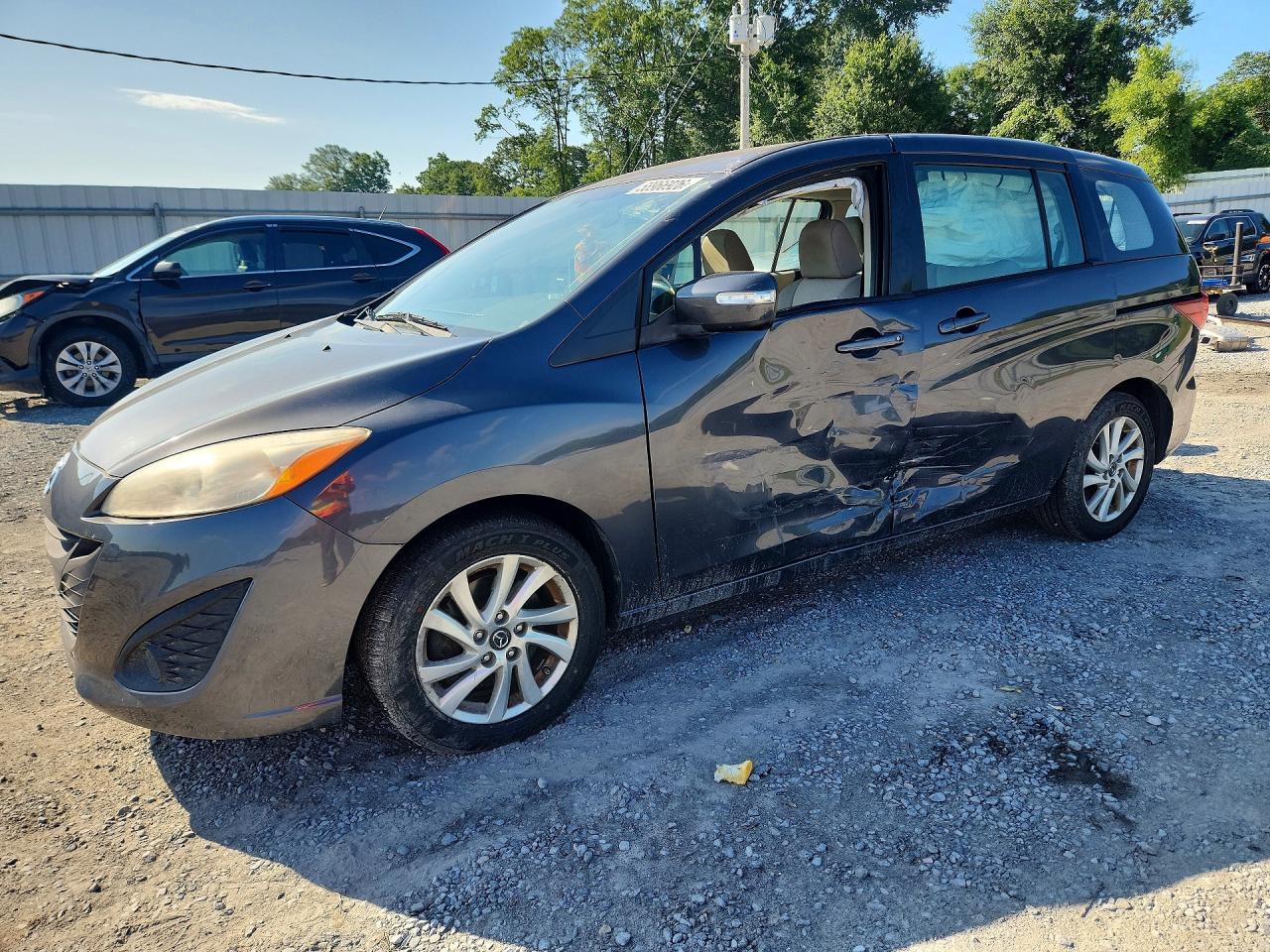 2013 MAZDA 5