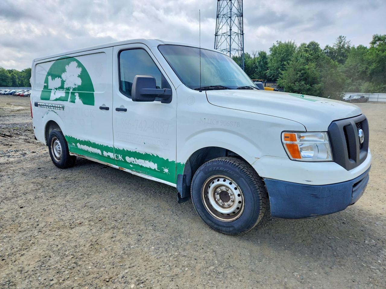 2016 NISSAN NV