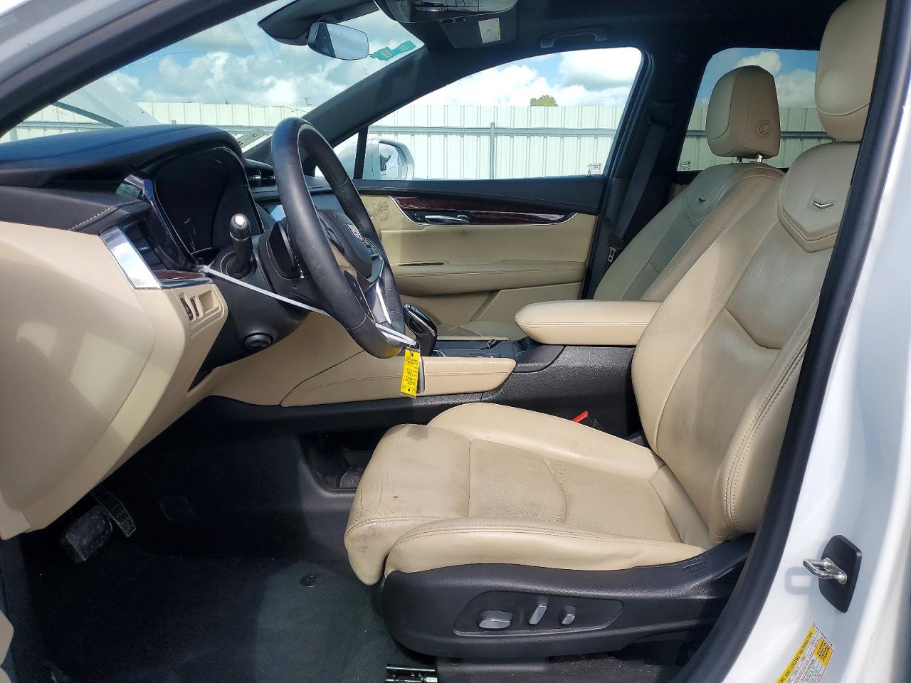 2017 CADILLAC XT5