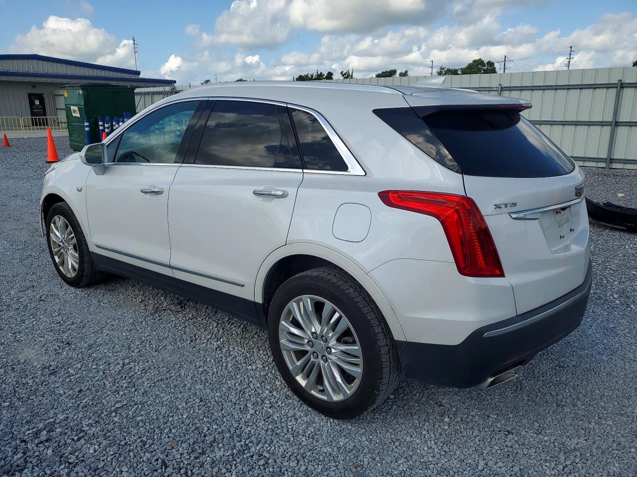 2017 CADILLAC XT5