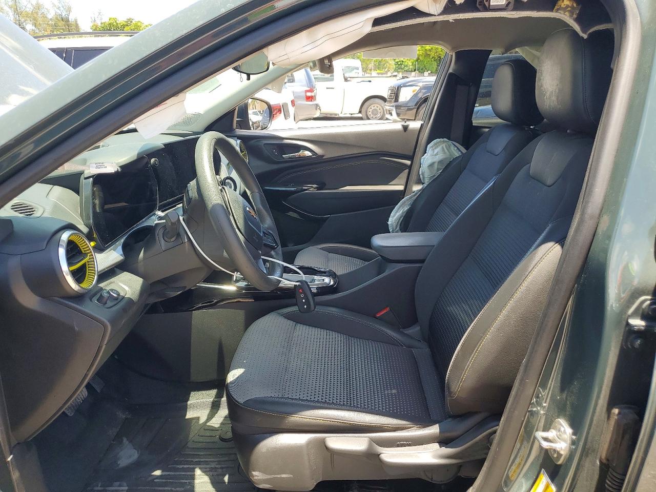 2025 CHEVROLET TRAX
