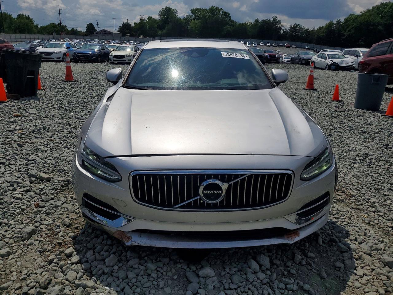 2018 VOLVO S90