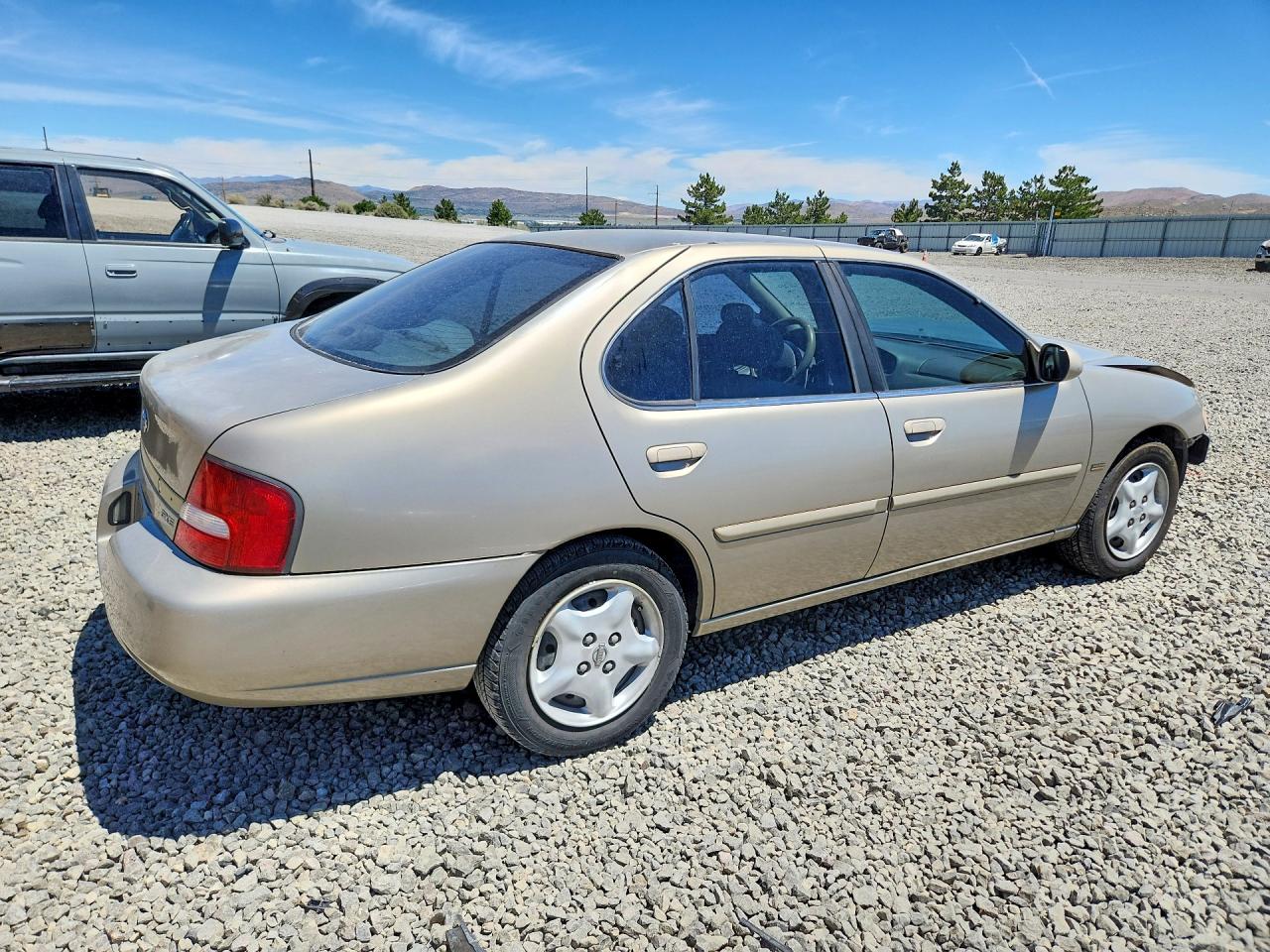 2001 NISSAN ALTIMA