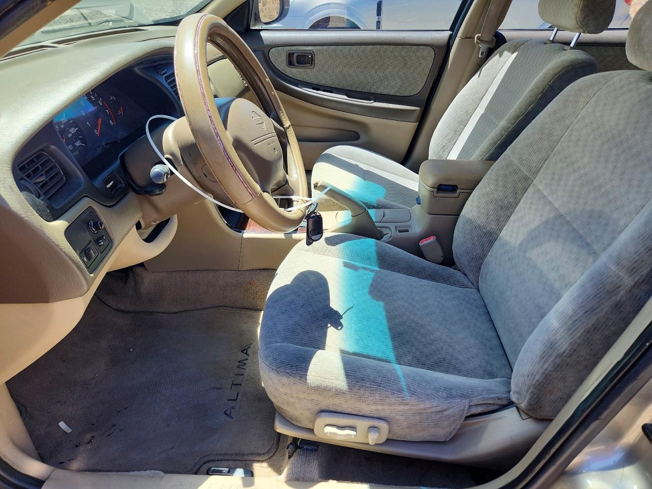2001 NISSAN ALTIMA