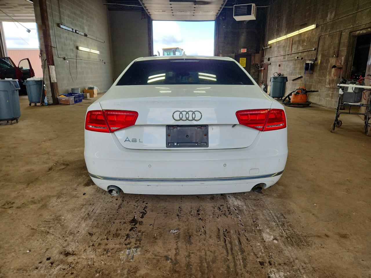 2013 AUDI A8