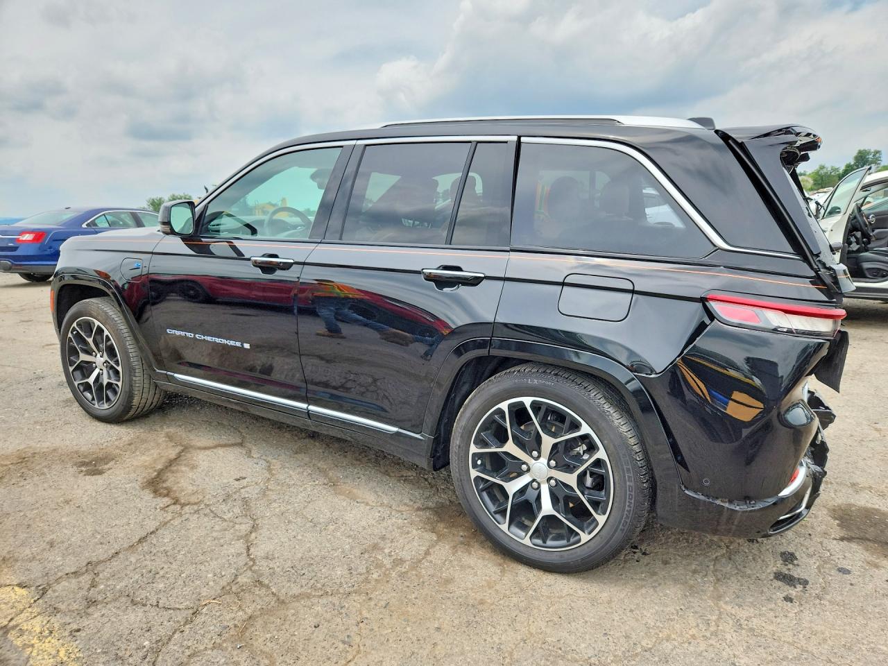 2022 JEEP CHEROKEE